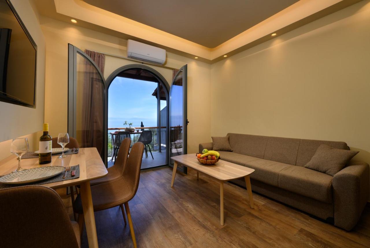 Seven Keys Luxury Suites Achilleion Екстер'єр фото